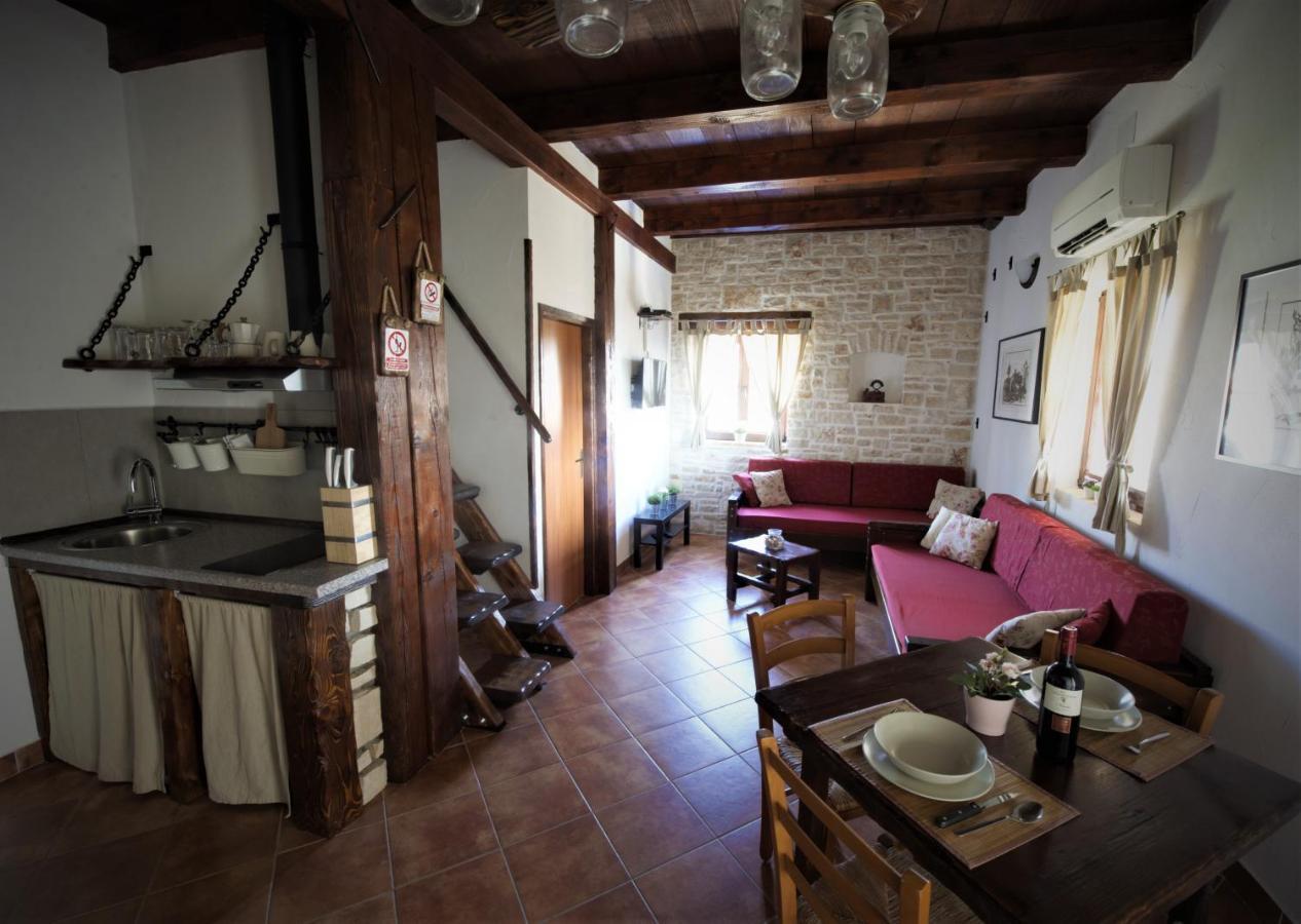 Apartments Oliva Fiorini Екстер'єр фото