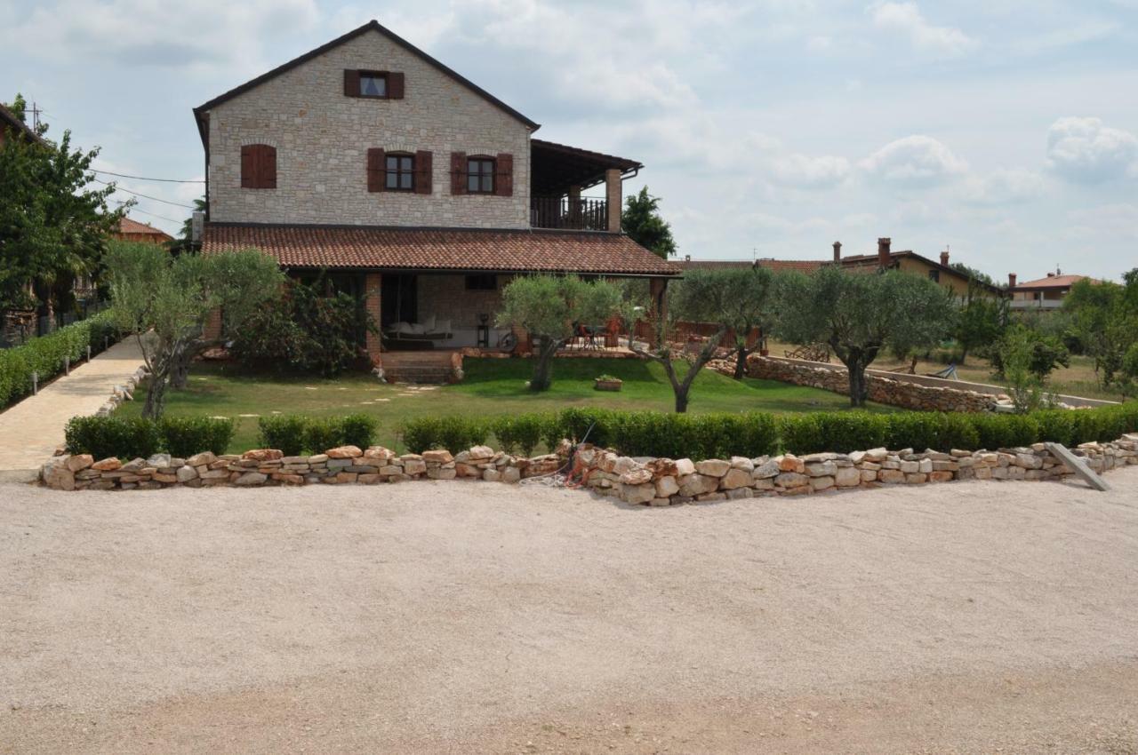 Apartments Oliva Fiorini Екстер'єр фото